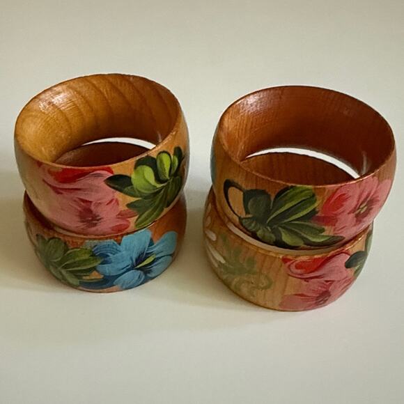 Hand Painted Floral Wooden Napkin Ring Set of 4 - Picture 3 of 3